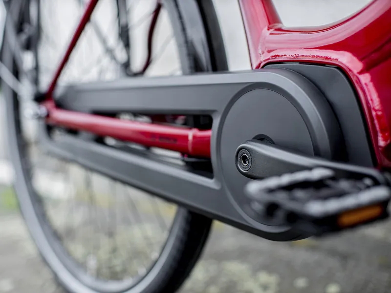 TREK District+ 4 Lowstep 300Wh Electric Hybrid Bike in Rage Red-5